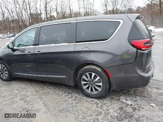 2023 Chrysler Pacifica Hybrid Limited with VIN 2C4RC1S79PR572795, listed as a IAAI auction lot 41680400 with 17,730 mi miles. Bid and sale history available at carsss.com. Image 14.
