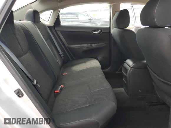 2018 Nissan Sentra S z VIN 3N1AB7AP6JY340671, wystawiony jako Copart lot #56253365 z przebiegiem 101 968 mil mil oraz Szkoda całkowita • Salvage title. Historia ofert i sprzedaży dostępna na DreamBid. Obrazek 10.