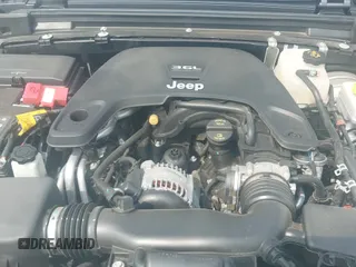 2021 Jeep Wrangler Unlimited Sahara Altitude z VIN 1C4HJXEG6MW758927, wystawiony jako IAAI lot #42436882 z przebiegiem 28 242 mil mil oraz . Historia ofert i sprzedaży dostępna na DreamBid. Obrazek 19.