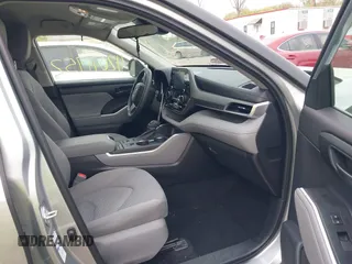 2021 Toyota Highlander L z VIN 5TDCZRBHXMS072546, wystawiony jako IAAI lot #42071752 z przebiegiem 47 233 mil mil oraz . Historia ofert i sprzedaży dostępna na DreamBid. Obrazek 5.