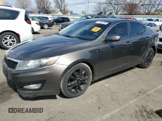 2013 Kia Optima LX z VIN 5XXGM4A74DG115582, wystawiony jako Copart lot #51094205 z przebiegiem 198 264 mil mil oraz Szkoda całkowita • Salvage title. Historia ofert i sprzedaży dostępna na DreamBid. Obrazek 1.