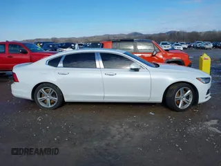 2018 Volvo S90 Momentum with VIN LVY982MK5JP036453, listed as a IAAI auction lot 41269326 with 82,231 mi miles. Bid and sale history available at carsss.com. Image 14.