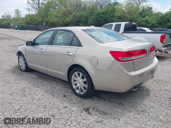2010 Lincoln MKZ z VIN 3LNHL2GC0AR754146, wystawiony jako IAAI lot #42214165 z przebiegiem 88 913 mil mil oraz . Historia ofert i sprzedaży dostępna na DreamBid. Obrazek 3.