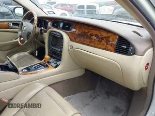 2007 Jaguar XJ Vanden Plas with VIN SAJWA82B77SH16109, listed as a IAAI auction lot 42749658 with 185,772 mi miles and . Bid and sale history available at DreamBid. Image 5.
