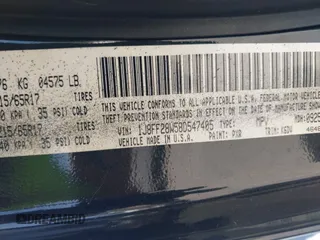 2008 Jeep Patriot Sport with VIN 1J8FF28W58D547405, listed as a IAAI auction lot 42201516 with 130,818 mi miles. Bid and sale history available at carsss.com. Image 9.