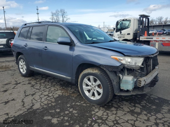 2012 Toyota Highlander with VIN 5TDBK3EH5CS098897, listed as a Copart auction lot 48340285 with 92,622 mi miles and Salvage Title. Bid and sale history available at carsss.com. Image 4.
