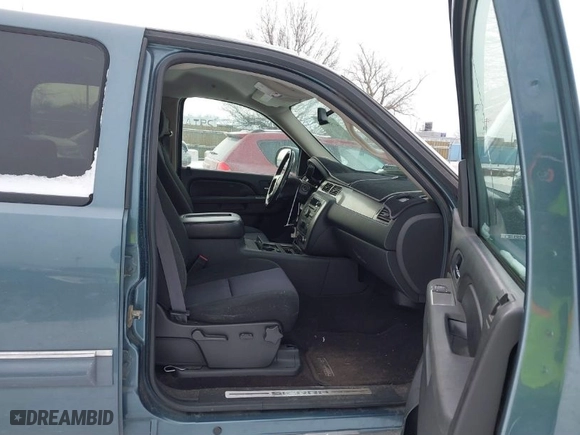 2011 GMC Sierra 1500 SLE with VIN 3GTP2VE34BG130421, listed as a IAAI auction lot 41581579 with 172,653 mi miles. Bid and sale history available at carsss.com. Image 5.