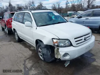 2006 Toyota Highlander w/3rd Row with VIN JTEDP21A560093649, listed as a IAAI auction lot 41815683 with 228,745 mi miles. Bid and sale history available at carsss.com. Image 1.