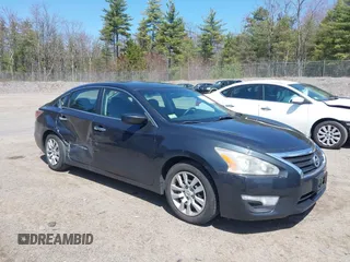 2015 Nissan Altima 2.5 S with VIN 1N4AL3AP3FN335392, listed as a IAAI auction lot 42102649 with 70,122 mi miles. Bid and sale history available at carsss.com. Image 1.