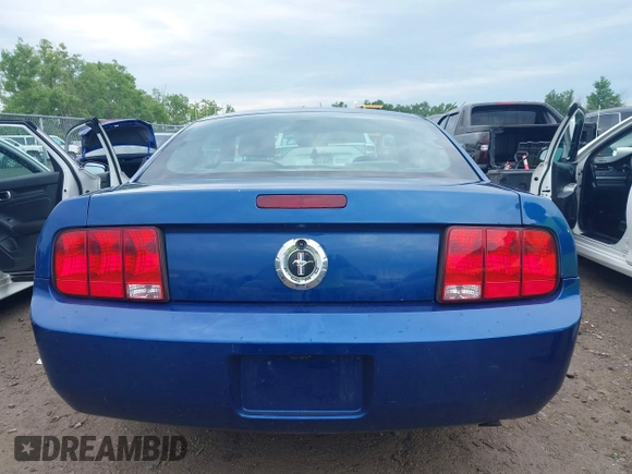 2009 Ford Mustang with VIN 1ZVHT80N795142637, listed as a IAAI auction lot 42595602 with 69,284 mi miles and . Bid and sale history available at DreamBid. Image 17.