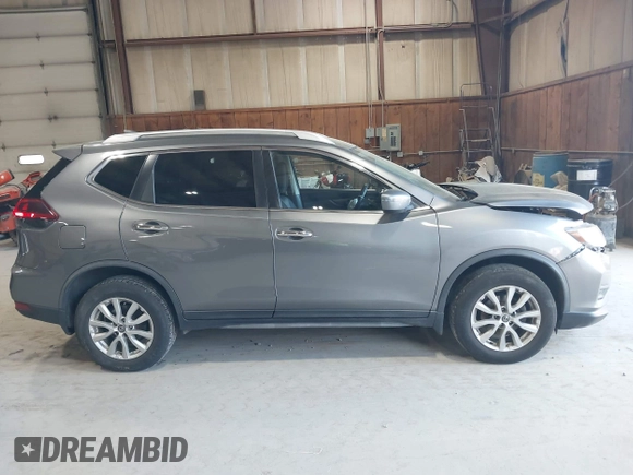 2018 Nissan Rogue SV z VIN JN8AT2MV4JW344365, wystawiony jako IAAI lot #42145147 z przebiegiem 95 634 mil mil oraz . Historia ofert i sprzedaży dostępna na DreamBid. Obrazek 13.