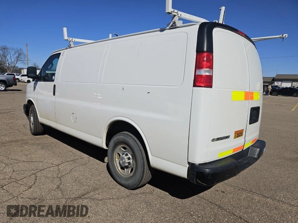2017 Chevrolet Express Cargo with VIN 1GCWGAFF4H1344461, listed as a IAAI auction lot 42581209 with 191,765 mi miles and . Bid and sale history available at DreamBid. Image 9.