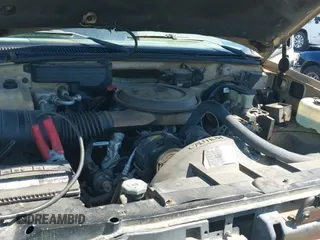 1988 Chevrolet Silverado 1500 with VIN 1GCDC14K8JE158407, listed as a IAAI auction lot 42640920 with 176,001 mi miles and . Bid and sale history available at DreamBid. Image 12.