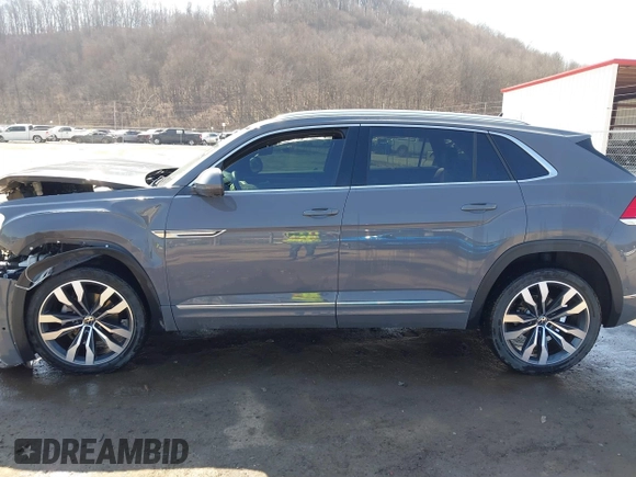 2023 Volkswagen Atlas SEL Premium R-Line с VIN 1V2FE2CA6PC206412, выставлен на аукционе IAAI как лот 41801027 с пробегом 64 898 миль миль и . История ставок и продаж доступна на DreamBid. Изображение 15.