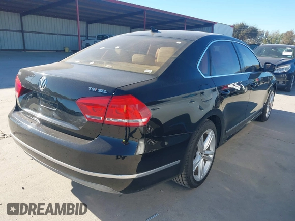 2014 Volkswagen Passat SEL Premium with VIN 1VWCS7A39EC080409, listed as a IAAI auction lot 40917278 with 140,783 mi miles. Bid and sale history available at carsss.com. Image 4.