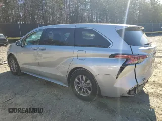 2021 Toyota Sienna LE with VIN 5TDKRKEC3MS034885, listed as a Copart auction lot 49677145 with 166,026 mi miles and Salvage Title. Bid and sale history available at carsss.com. Image 2.