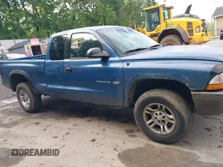 2002 Dodge Dakota с VIN 1B7GG12X62S641705, выставлен на аукционе IAAI как лот 42435567 с пробегом 176 930 миль миль и . История ставок и продаж доступна на DreamBid. Изображение 13.