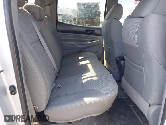 2012 Toyota Tacoma PreRunner z VIN 3TMJU4GN9CM131642, wystawiony jako IAAI lot #42208133 z przebiegiem 160 704 mil mil oraz . Historia ofert i sprzedaży dostępna na DreamBid. Obrazek 8.