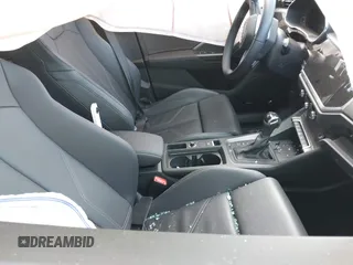 2024 Audi Q3 S line Premium Plus z VIN WA1EECF39R1107267, wystawiony jako IAAI lot #40791219 z przebiegiem 26 658 mil mil oraz . Historia ofert i sprzedaży dostępna na DreamBid. Obrazek 5.