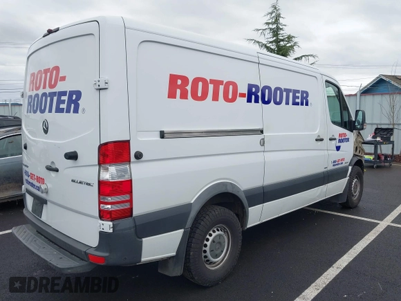 2016 Mercedes-Benz Sprinter with VIN WD3PE7DD1GP257850, listed as a IAAI auction lot 41587919 with 122,306 mi miles and . Bid and sale history available at carsss.com. Image 4.