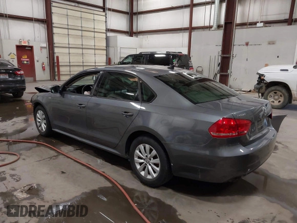2013 Volkswagen Passat Wolfsburg Edition z VIN 1VWAH7A34DC148507, wystawiony jako IAAI lot #42339068 z przebiegiem 110 593 mil mil oraz . Historia ofert i sprzedaży dostępna na DreamBid. Obrazek 3.