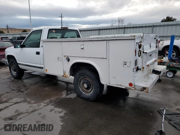 1998 GMC Sierra 1500 with VIN 1GTGC24R0WZ541659, listed as a Copart auction lot 86654274 with 170,193 mi miles and Clean Title. Bid and sale history available at DreamBid. Image 2.
