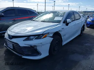 2021 Toyota Camry Hybrid LE with VIN 4T1C31AK4MU549057, listed as a IAAI auction lot 41686552 with 43,051 mi miles. Bid and sale history available at carsss.com. Image 18.