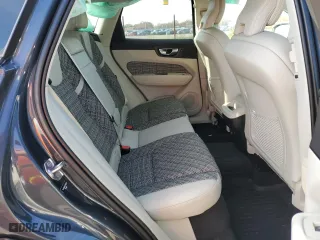 2020 Volvo XC60 Momentum with VIN YV4102RK5L1550701, listed as a Copart auction lot 65503862 with 8,679 mi miles. Bid and sale history available at carsss.com. Image 6.