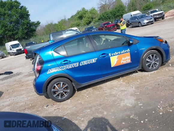 2018 Toyota Prius One with VIN JTDKDTB33J1602571, listed as a IAAI auction lot 42710336 with 166,439 mi miles and . Bid and sale history available at DreamBid. Image 4.