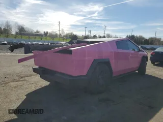 2024 Tesla Cybertruck Cyberbeast z VIN 7G2CEHEEXRA017494, wystawiony jako Copart lot #48149135 z przebiegiem 6883 mil mil oraz Szkody całkowita. Historia ofert i sprzedaży dostępna na DreamBid. Obrazek 3.