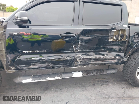 2022 Toyota Tacoma SR5 with VIN 3TMAZ5CN6NM183150, listed as a IAAI auction lot 42563528 with 38,726 mi miles and . Bid and sale history available at DreamBid. Image 18.