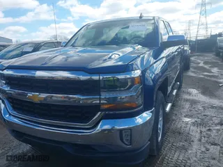 2017 Chevrolet Silverado 1500 LT with VIN 1GCVKREC4HZ389174, listed as a IAAI auction lot 41732940 with 70,823 mi miles. Bid and sale history available at carsss.com. Image 2.