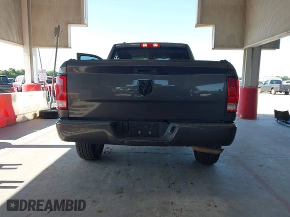 2018 Ram 1500 Tradesman z VIN 1C6RR6FT3JS244868, wystawiony jako IAAI lot #42310301 z przebiegiem 115 764 mil mil oraz . Historia ofert i sprzedaży dostępna na DreamBid. Obrazek 17.
