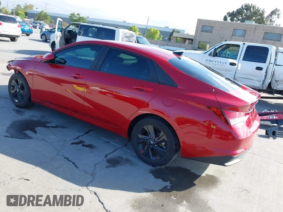 2023 Hyundai Elantra SEL z VIN KMHLM4AG3PU483700, wystawiony jako IAAI lot #42180524 z przebiegiem 9845 mil mil oraz . Historia ofert i sprzedaży dostępna na DreamBid. Obrazek 3.