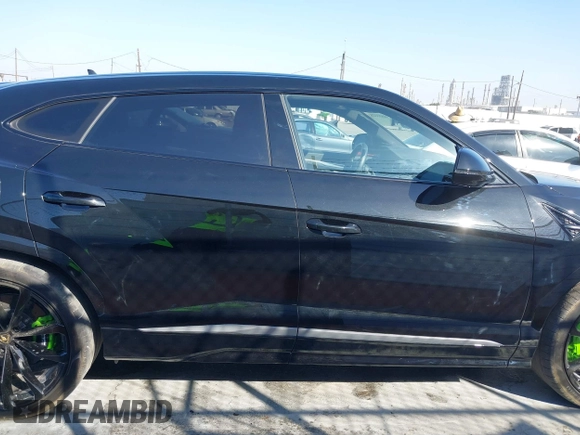 2019 Lamborghini Urus z VIN ZPBUA1ZLXKLA03063, wystawiony jako IAAI lot #41653328 z przebiegiem 29 688 mil mil oraz . Historia ofert i sprzedaży dostępna na DreamBid. Obrazek 13.