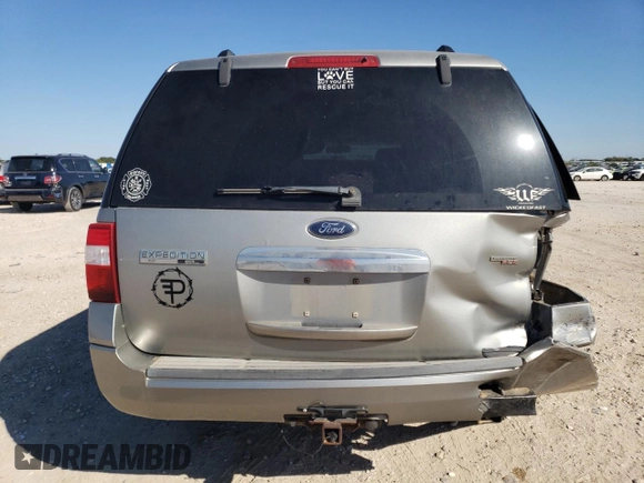2008 Ford Expedition Max SSV z VIN 1FMFK15548LA03925, wystawiony jako Copart lot #81107104 z przebiegiem 164 247 mil mil oraz Szkoda całkowita • Salvage title. Historia ofert i sprzedaży dostępna na DreamBid. Obrazek 6.