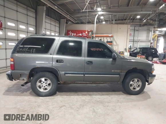 2001 Chevrolet Tahoe LT with VIN 1GNEK13T11J227454, listed as a IAAI auction lot 41513937 with 284,210 mi miles. Bid and sale history available at carsss.com. Image 13.