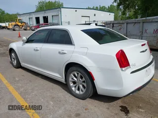 2015 Chrysler 300 Limited z VIN 2C3CCAAG3FH881999, wystawiony jako IAAI lot #42353947 z przebiegiem 72 505 mil mil oraz . Historia ofert i sprzedaży dostępna na DreamBid. Obrazek 3.