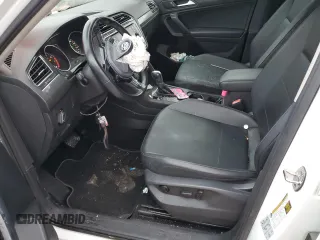 2019 Volkswagen Tiguan SE with VIN 3VV3B7AX4KM027487, listed as a Copart auction lot 84327454 with 70,227 mi miles and Salvage Title. Bid and sale history available at DreamBid. Image 7.