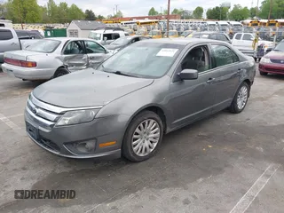 2011 Ford Fusion SE with VIN 3FAHP0HA1BR203046, listed as a IAAI auction lot 42011121 with 302,078 mi miles. Bid and sale history available at carsss.com. Image 18.