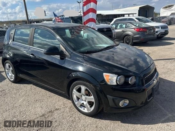 2012 Chevrolet Sonic LTZ z VIN 1G1JE6SH5C4133693, wystawiony jako Copart lot #45226865 z przebiegiem 142 151 mil mil oraz Czysty tytuł • Clean title. Historia ofert i sprzedaży dostępna na DreamBid. Obrazek 1.
