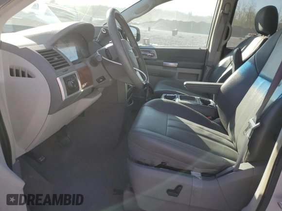 2008 Chrysler Town & Country Touring with VIN 2A8HR54P68R822051, listed as a Copart auction lot 52037365 with 161,619 mi miles and Salvage Title. Bid and sale history available at DreamBid. Image 7.