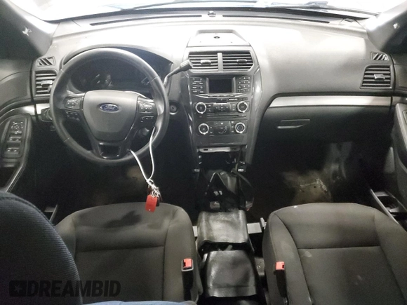 2018 Ford Police Interceptor Utility z VIN 1FM5K8ATXJGC77170, wystawiony jako Copart lot #76998874 z przebiegiem 133 130 mil mil oraz Czysty tytuł • Clean title. Historia ofert i sprzedaży dostępna na DreamBid. Obrazek 8.