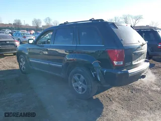 2007 Jeep Grand Cherokee Limited with VIN 1J8HR58N57C618812, listed as a IAAI auction lot 41435127 with 111,118 mi miles. Bid and sale history available at carsss.com. Image 3.