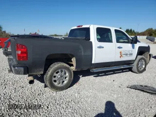 2014 Chevrolet Silverado 1500 with VIN M11099R247K100323, listed as a Copart auction lot 74761004 with 116,390 mi miles and Clean Title. Bid and sale history available at DreamBid. Image 3.