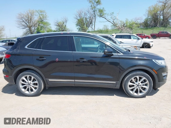 2015 Lincoln MKC z VIN 5LMTJ2AH1FUJ07790, wystawiony jako IAAI lot #42179874 z przebiegiem 47 945 mil mil oraz . Historia ofert i sprzedaży dostępna na DreamBid. Obrazek 13.