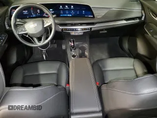 2024 Cadillac XT4 AWD Premium Luxury z VIN 1GYFZDR42RF137782, wystawiony jako Copart lot #79015104 z przebiegiem 11 549 mil mil oraz Czysty tytuł • Clean title. Historia ofert i sprzedaży dostępna na DreamBid. Obrazek 8.