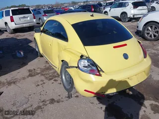 2012 Volkswagen Beetle 2.5L with VIN 3VWJX7AT4CM614212, listed as a IAAI auction lot 41477306 with 1 mi miles. Bid and sale history available at carsss.com. Image 3.