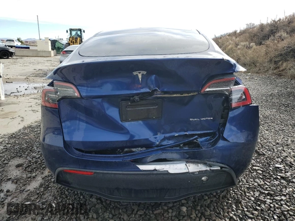 2024 Tesla Model Y Long Range с VIN 7SAYGDEE5RF983771, выставлен на аукционе Copart как лот 86153274 с пробегом 4 105 миль миль и Списание • Salvage title. История ставок и продаж доступна на DreamBid. Изображение 6.
