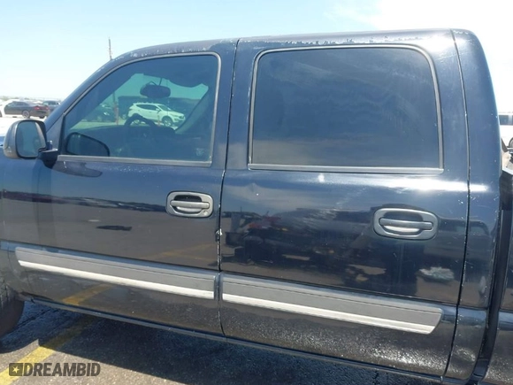 2006 Chevrolet Silverado 1500 LS with VIN 2GCEK13V561331599, listed as a IAAI auction lot 41990540 with 364,675 mi miles. Bid and sale history available at carsss.com. Image 15.
